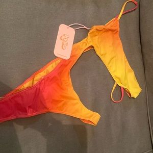 Kylie Jenner, Sunset GRADIENT one-piece bikini, size medium